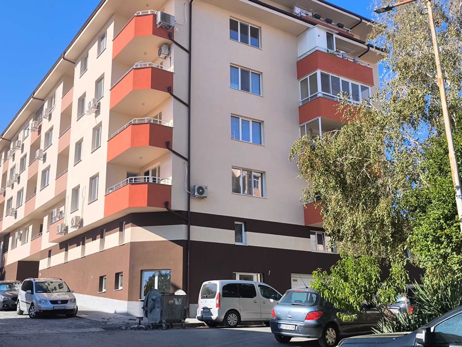 Гараж под наем. кв.Железник изток