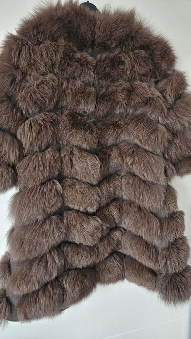 Haina blana vulpe mâneci detasabile