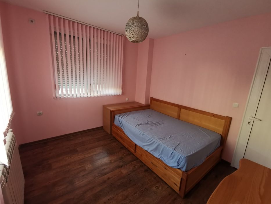 Дава се под наем Тристаен апартамент в Плевен, 9-ти квартал - 65 кв.м за 357 € - Снимка #8