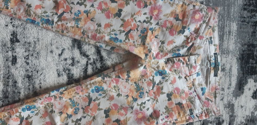 Vand pantalon tip blug