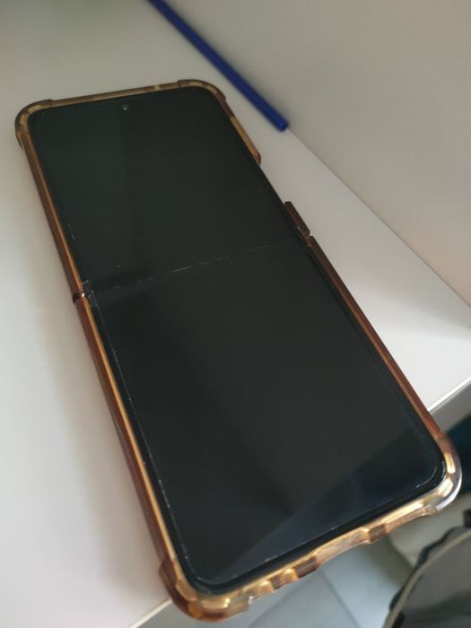 Срочно продам  SAMSUNG Z FLIP 4