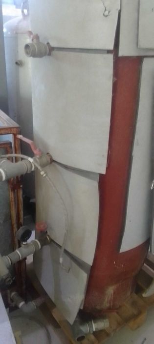 съд за парно -парно- термопомпа оборудвана с кранове и помпи