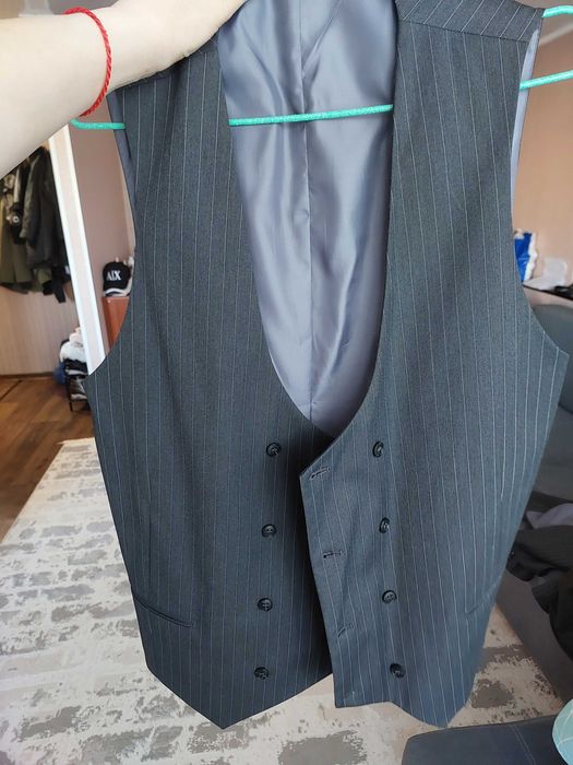 Продам мужской костюм