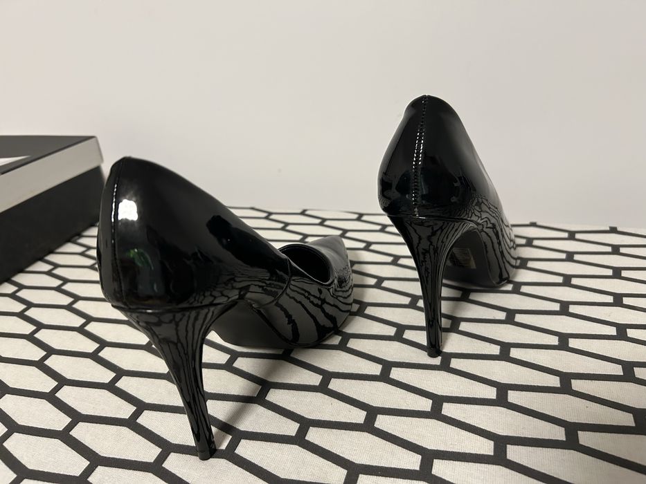 Pantofi cu toc stiletto lac piele ecologica