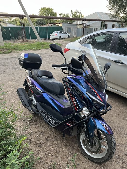 N Max скутер, мопед