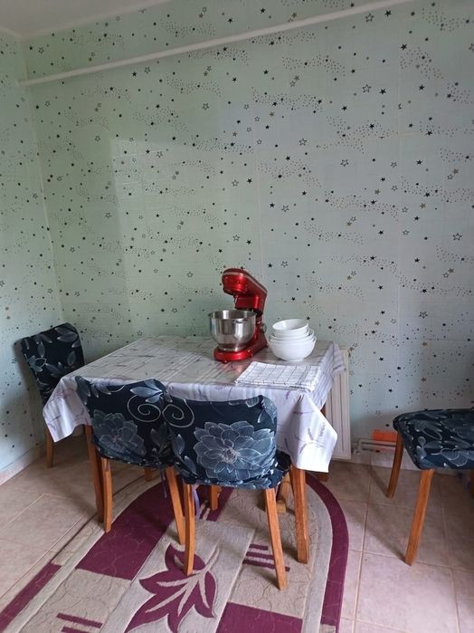 Apartament 3 camere, decomandat, zonă Ostroveni