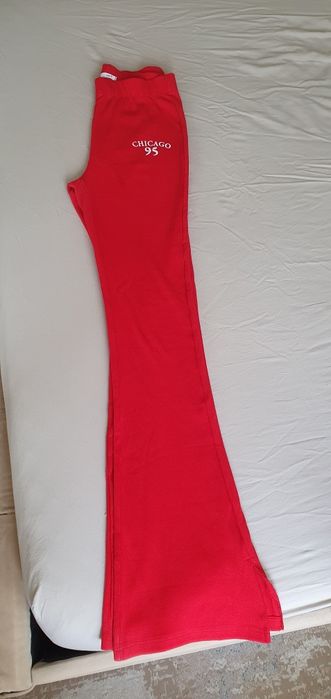 Pantaloni trening evazați