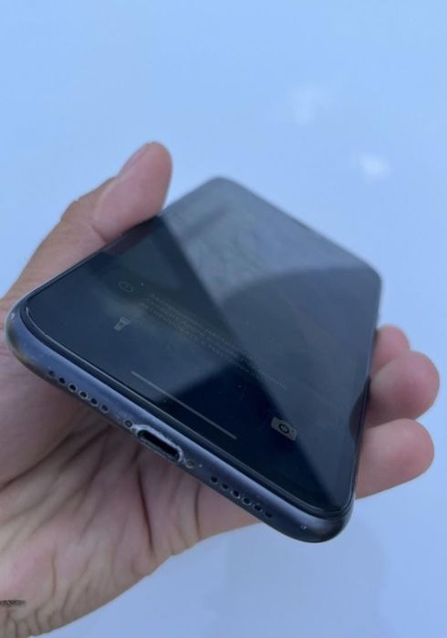 Продам телефон iPhone 11