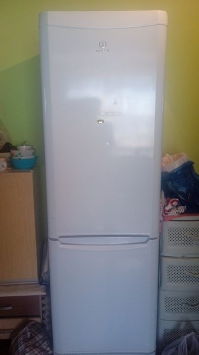 Продам холодильник б/у рабочий.