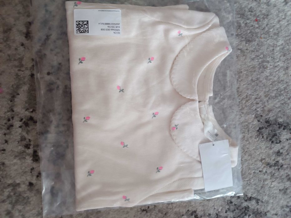 Bluza noua H&M marimea 110-116