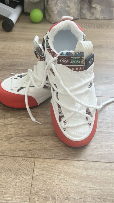 Проам кросовки . Новые