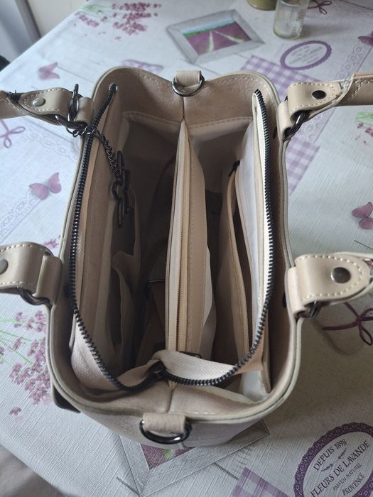 Дамска чанта бежова