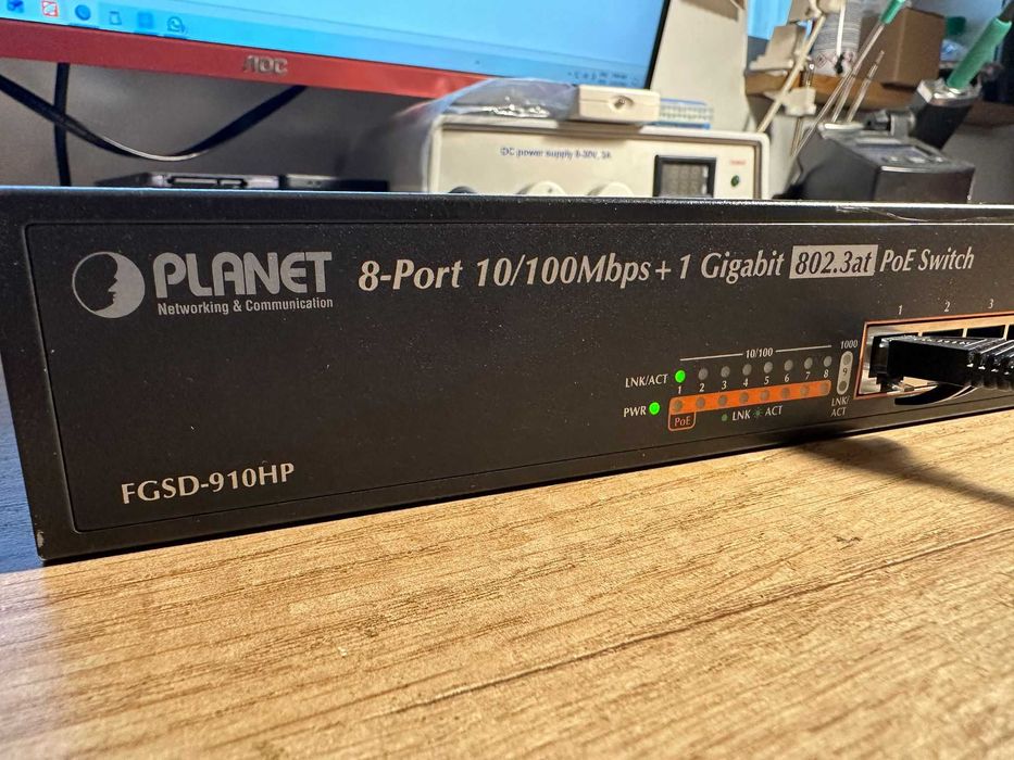 Switch Planet Planet - FGSD-910HP cu PoE