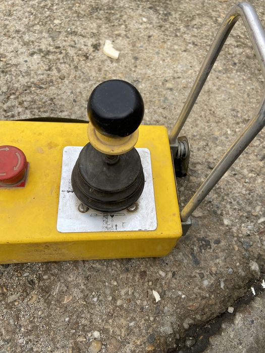 Telecomanda macara utilaje la inaltime hilti bosch