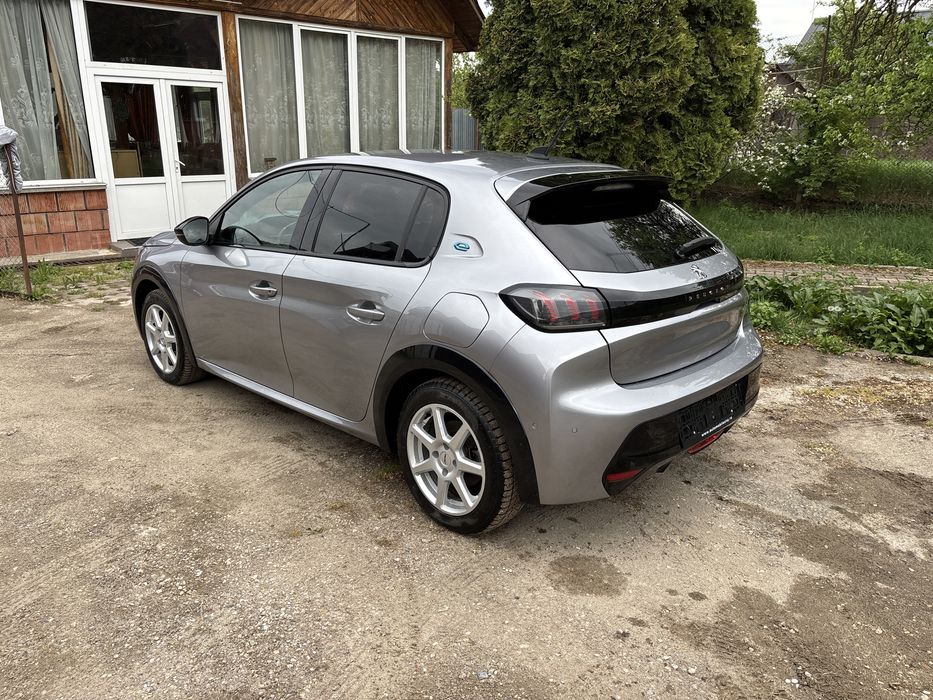 Peugeot e-208 gt