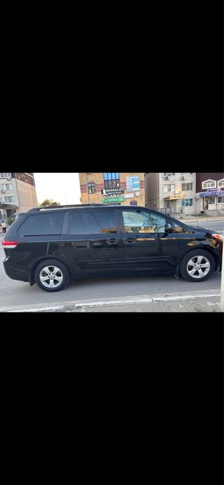 Срочно пордам Toyota Sienna 2014