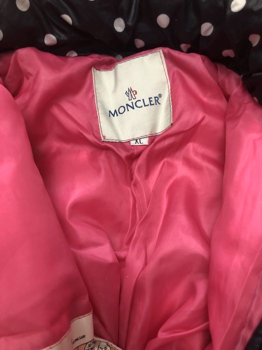 Продам комбинезон-пуховик Moncler