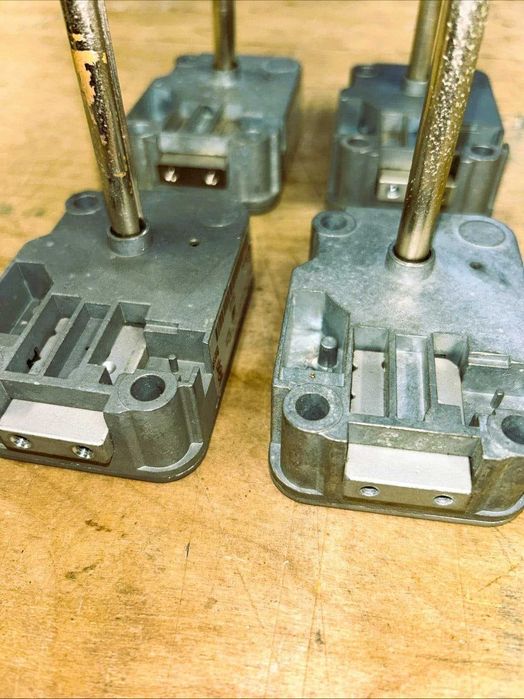 4x LAGARD 2270 Сейфови брави с по един ключ всяка