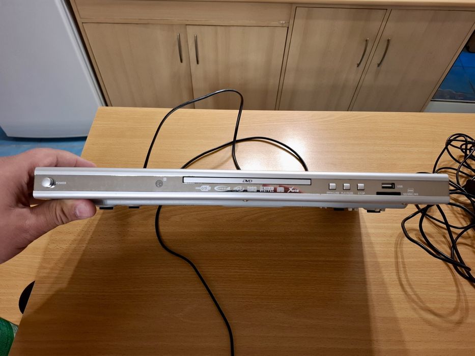 Dvd cd mp3 Maxwell Xvid4 usb card sd telecomandă ca nou  cititi anunțu