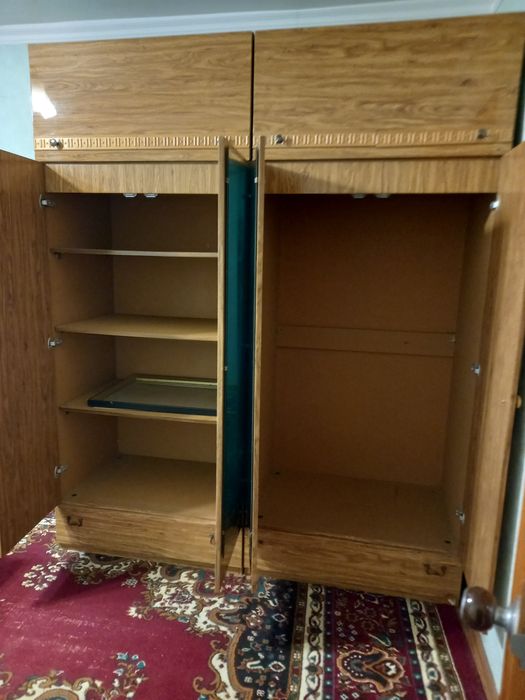 Продаётся шкаф платяной с антресолями, б/у, белорусский