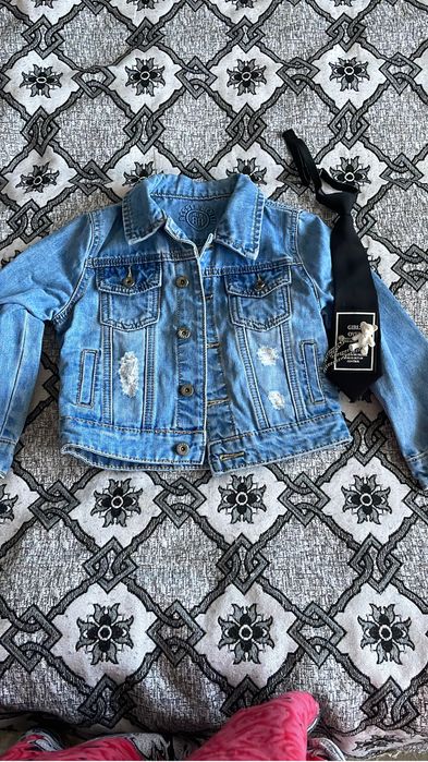 Вещи доя девочки есть школьные