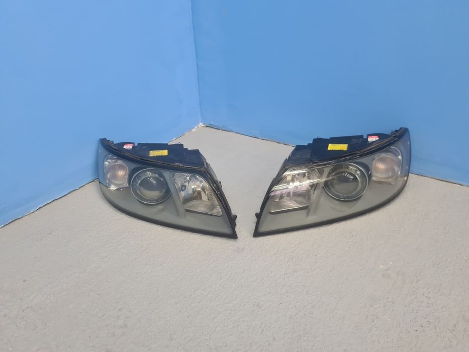 Far Stanga/ Dreapta Xenon Volvo V50