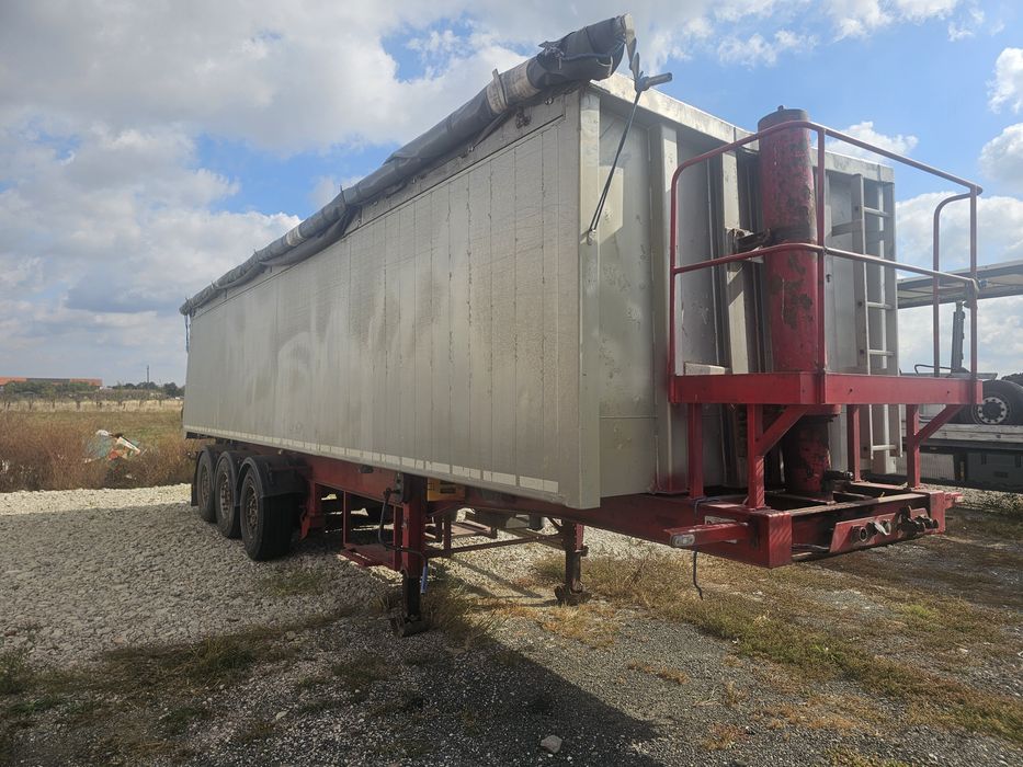 Semiremorca basculabila