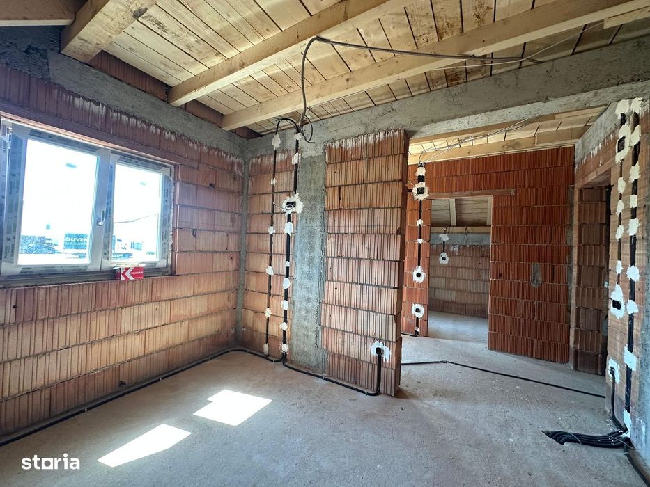 Casă tip duplex curte 350 mp 120 mp utili terasa 22 mp Sura Mare