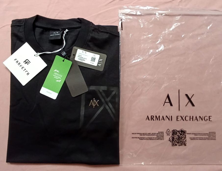 Vand tricou nou de barbati Armani Exchange