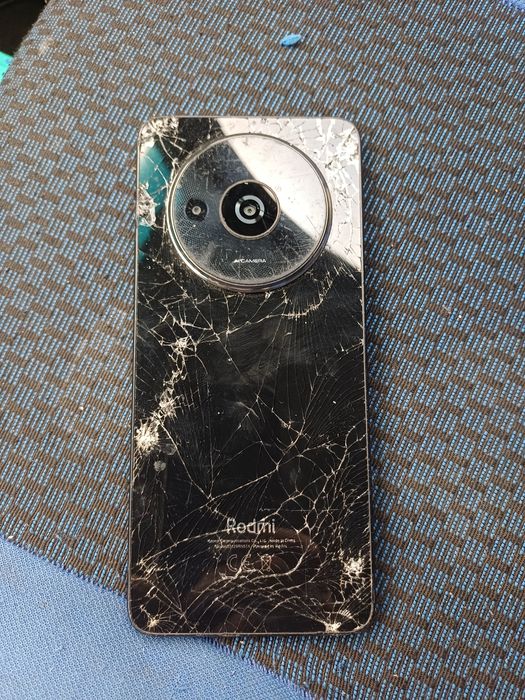 Xiaomi Redmi A3 cu display spart. Nu stiu nimic despre el. Pentru pies