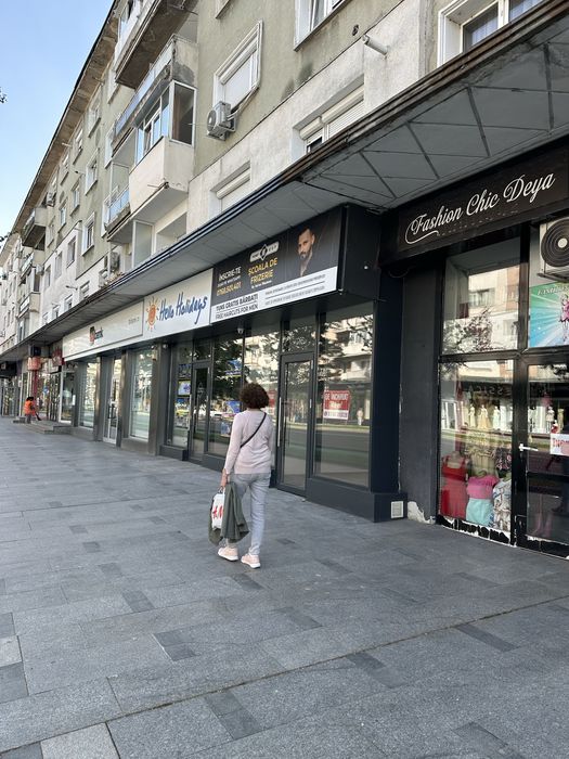 Proprietar Inchiriez spatiu ultracentral