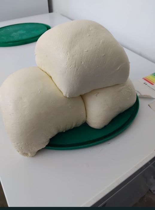 Vând brânză de vacă proaspătă și veche