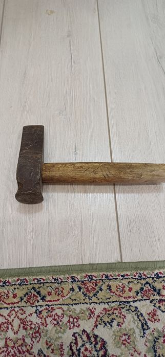 молоток ручной слесарный