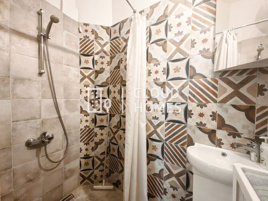Дава се под наем Тристаен апартамент в София, Център - 70 кв.м за 797.64 € - Снимка #11