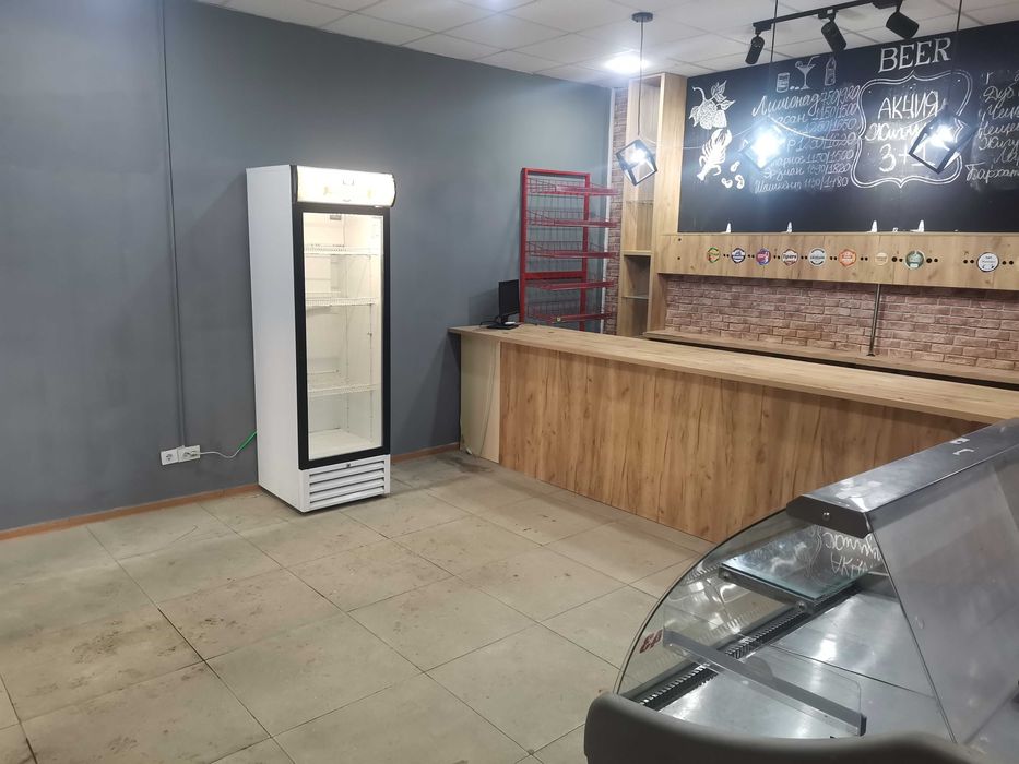 Холодильник под напитки.