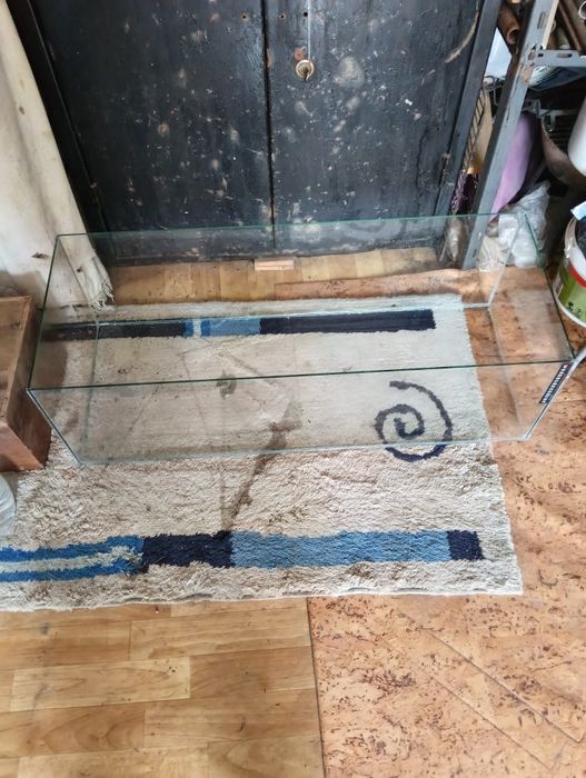 Голям аквариум за любимци.