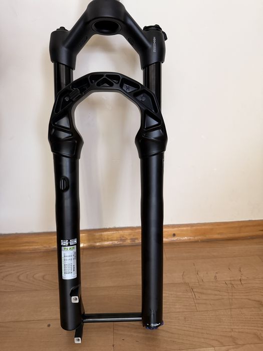 Новая вилка Manitou Markhour 100mm