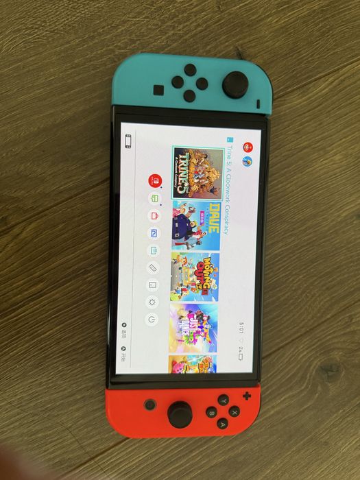 Nintendo Switch OLED Neon Red/Blue + дополнительный геймпад