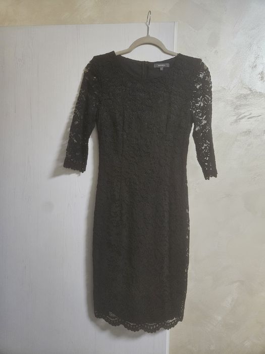 Черна дантелена рокля