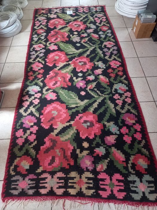 Vând 3 covoare tradiționale vechi lână 2500 lei