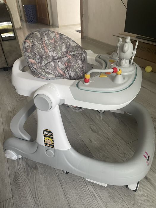 Продам ходунки для малышей