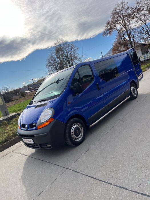 Vând Renault trafic maxim de lung cu 6 locuri și duba 1.9 dci