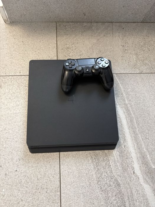 Vand ps 4 slim 500 gb. Orice joc la alegere