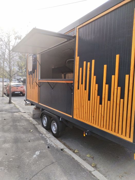 Inchiriez/vând  rulota comerciala-food truck an 2024