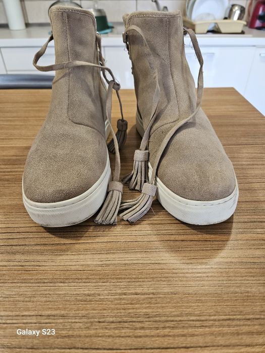 Ghete ZARA. Marimea 38.45 lei