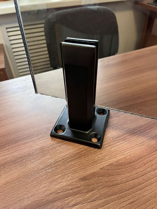 Стеклодержатель стойка 160мм чёрный цвет