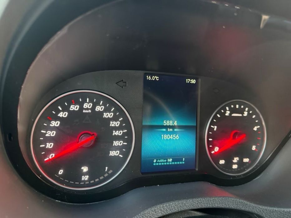 Mercedes Benz Sprinter 2023