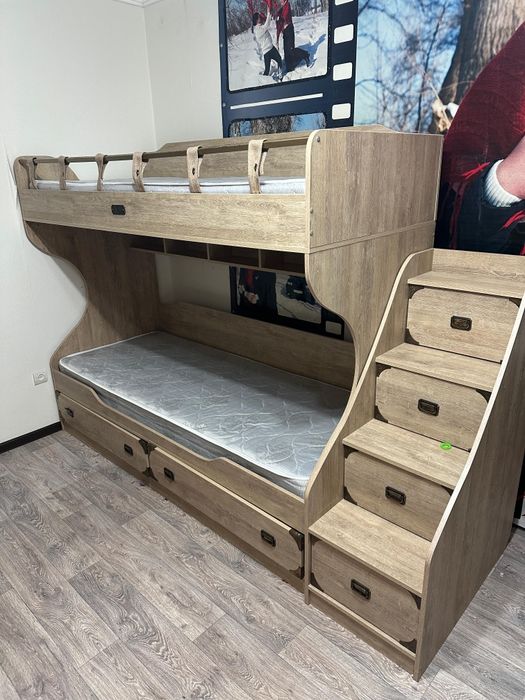 Двухспальная кровать