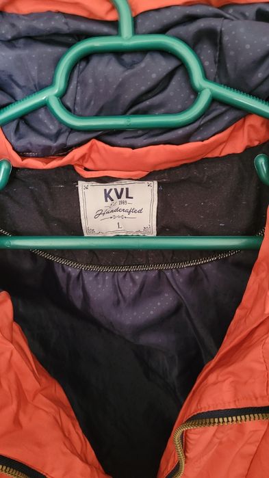 Geci și veste damă