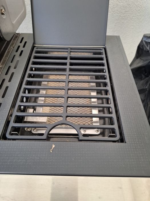 Gratar pe gaz Grillmeister .